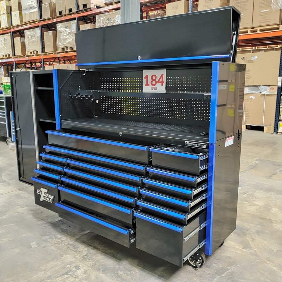 ToolboxScratch & Dent, Extreme Tools DX Series 72 x 21 Triple Bank Roller