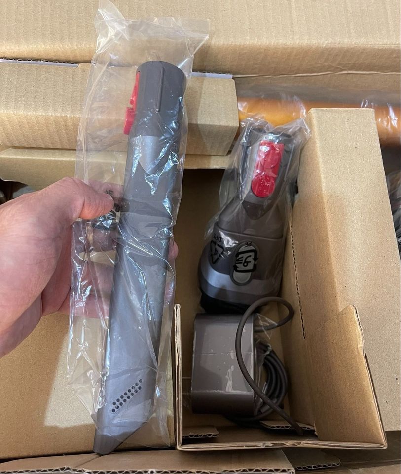 Dyson V8 Absolute Vacuum Cleaner Without Cable with 2 Functions, 115 W, 0.54 litres, 87 Circuit Breaker